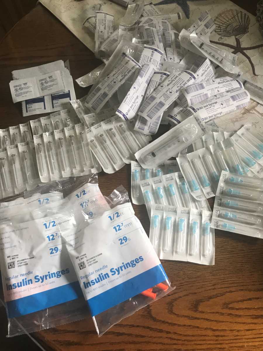 Packages of needles for IVF