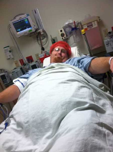 500 pound man lies in hospital bed before gastric bypass surgery