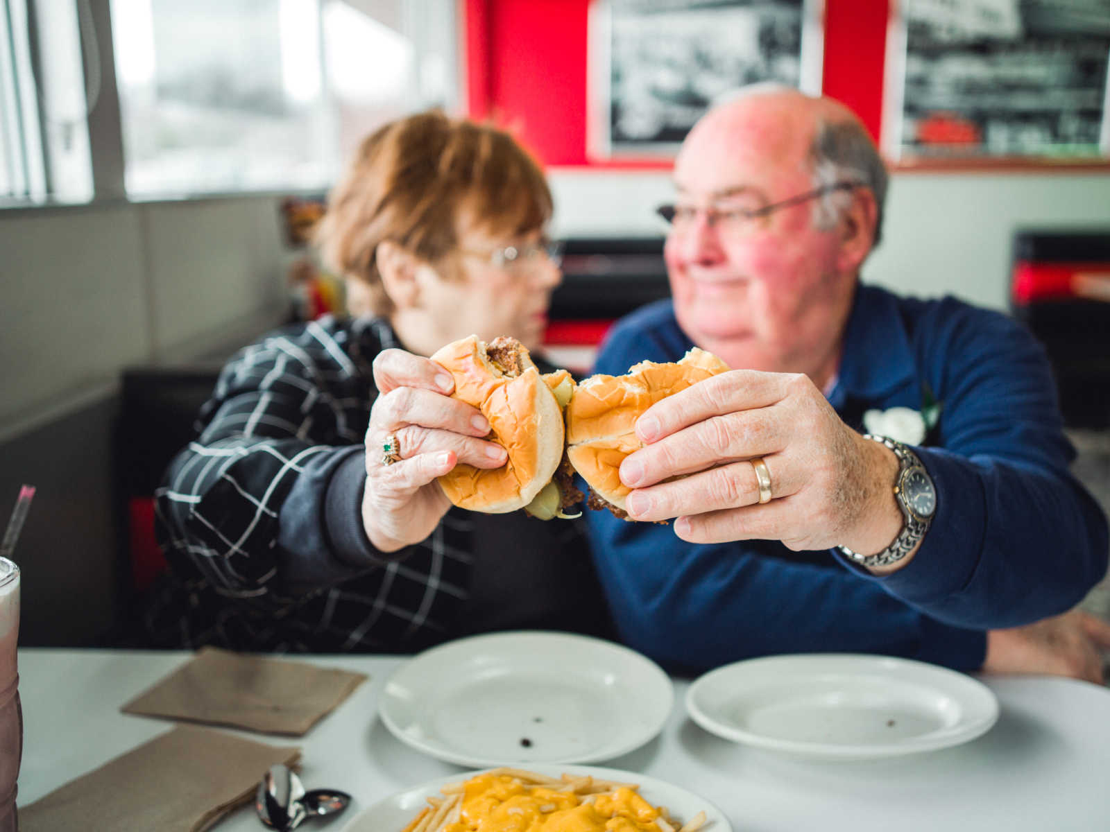 Couple who met at Steak 'n Shake in 1962 cheers with their burgers