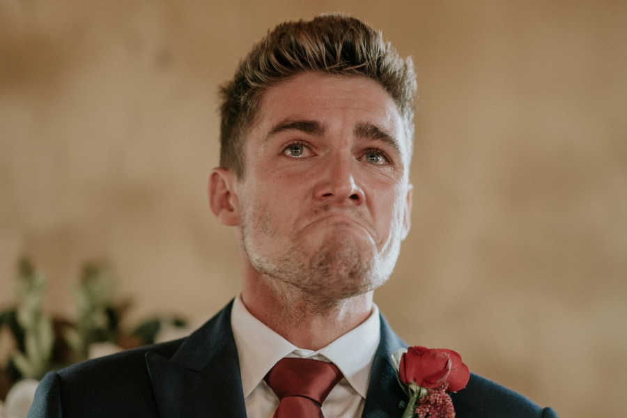 Groom whose father has cancer sheds tear at altar of wedding