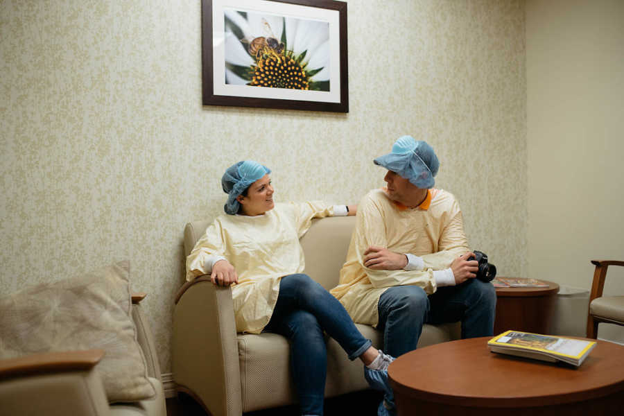 Husband and wife wait in waiting from their adopted child to be born