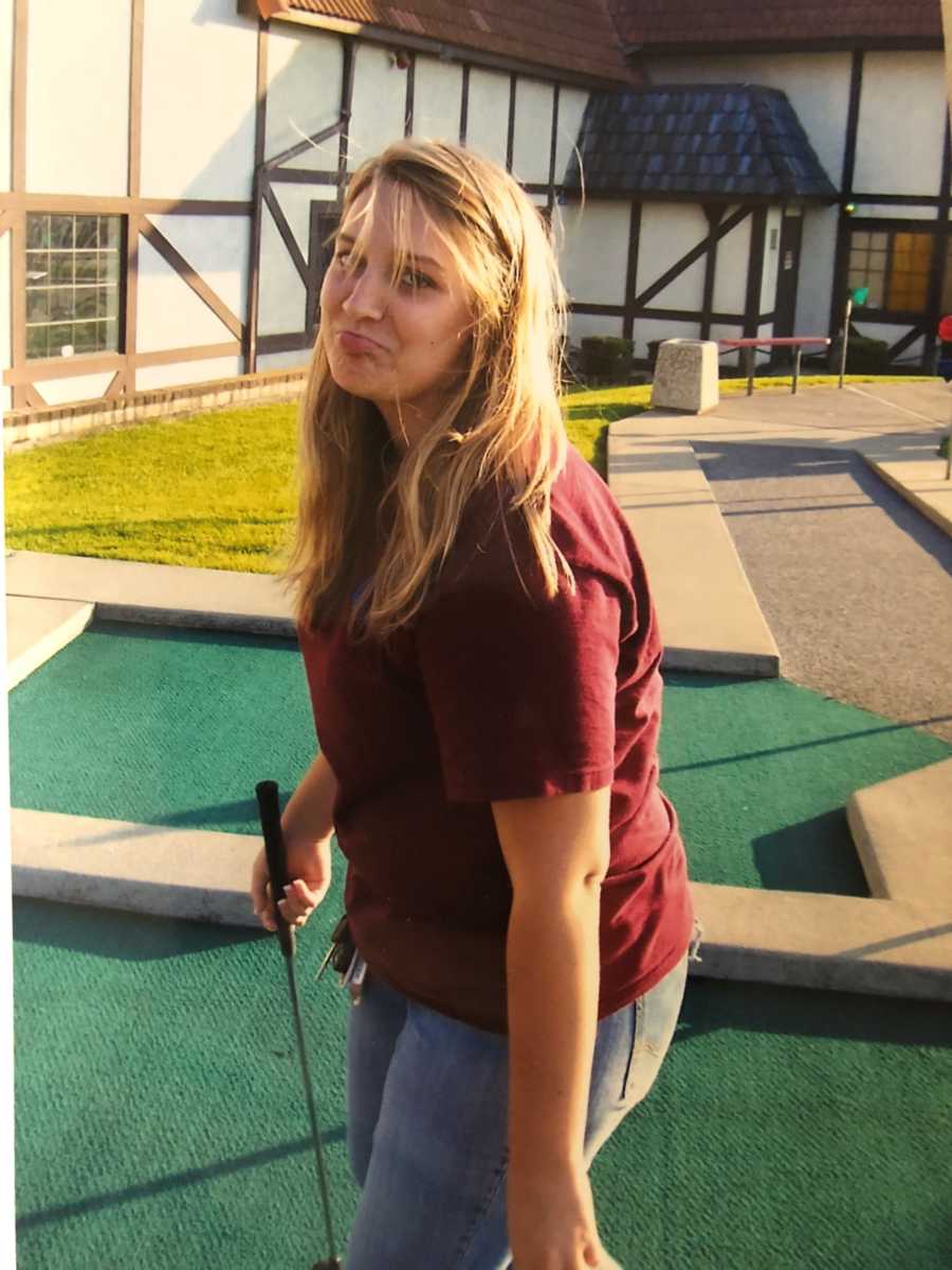 Teen who struggled with body image at putt putt course
