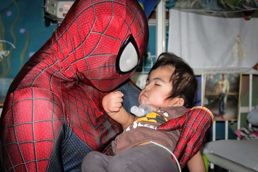 She said, 'That IS you, and when you wake up, that's what you'll do.':  Spider-Man visits 10,000 sick children when they need him most – Love What  Matters