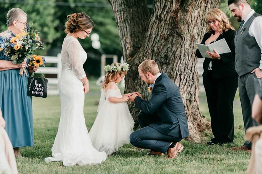 He married her. Жених просит руки дочери у родителей.