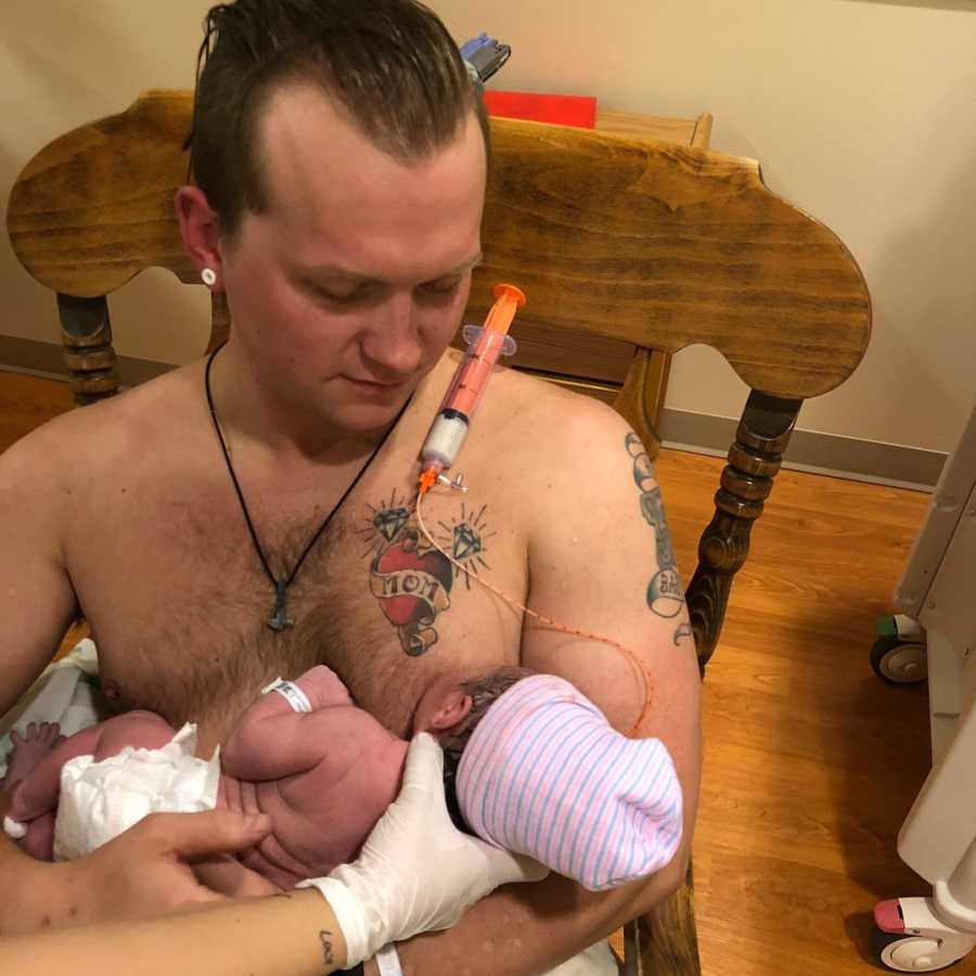 Amazing Dad 'Breastfeeds' His Newborn Daughter: How Did He Do That?