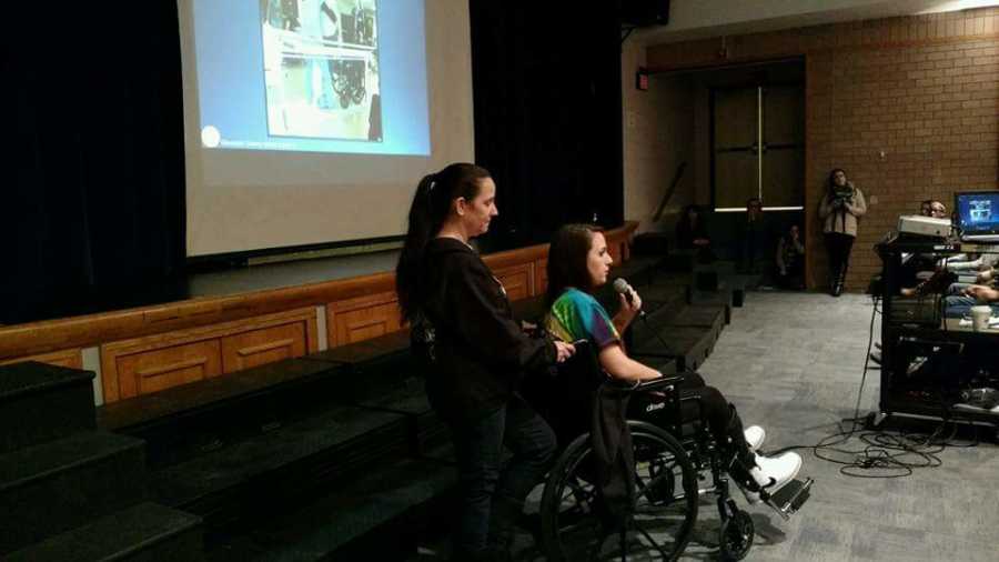 Mother stands behind daughter who overdosed as she gives speech on addiction and drug use