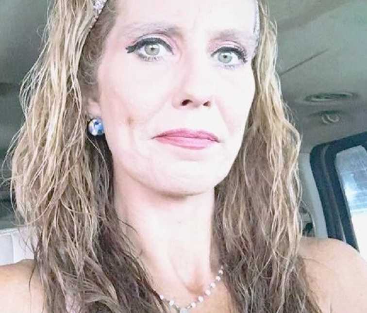 Woman who decided to get clean takes selfie in car