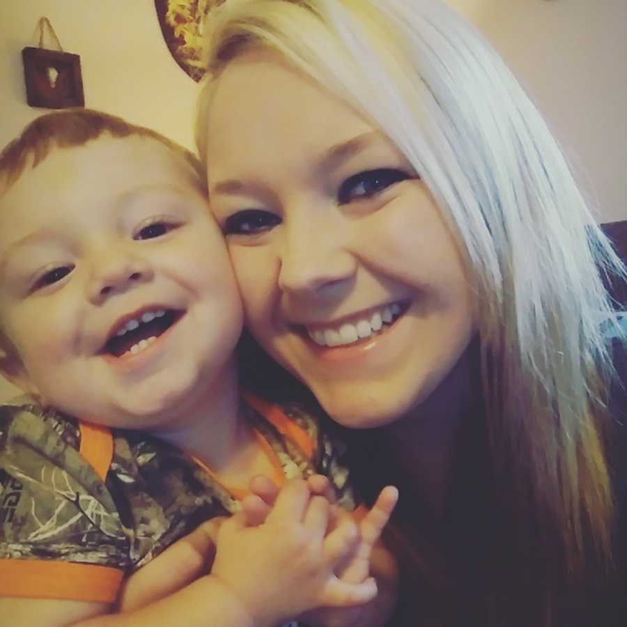 Mother who got clean for her son smiles in selfie with him 
