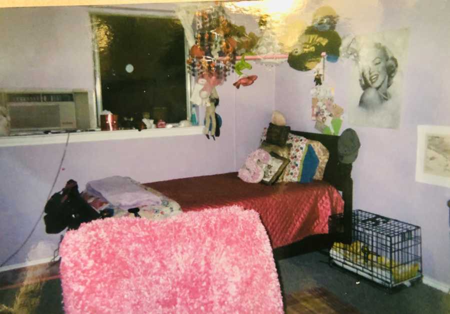 Teens bedroom whose father was murdered