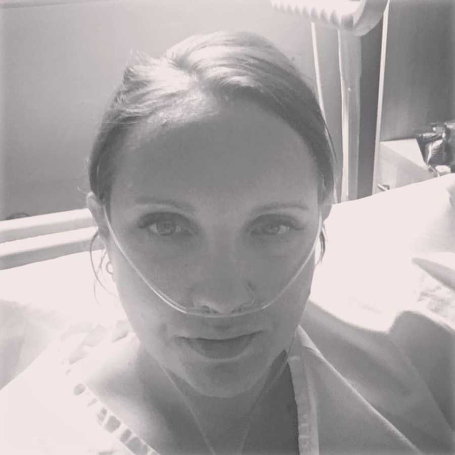 Mother with wire under her nose takes selfie before hysterectomy