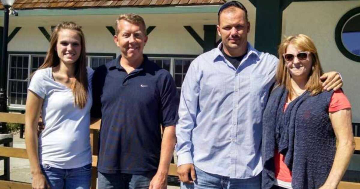 After 21 Years, Sisters Reunite With First Responders Who Saved Them ...