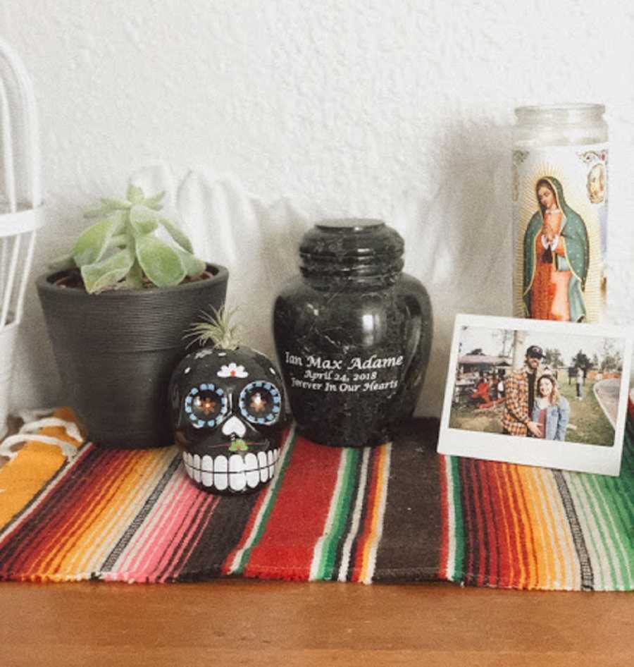 Mexican ofrenda for late child