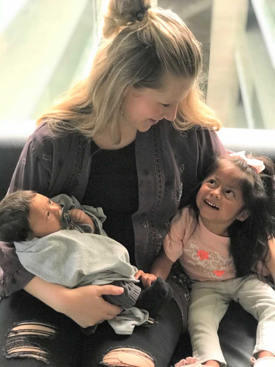 Addisyn López with her adopted children
