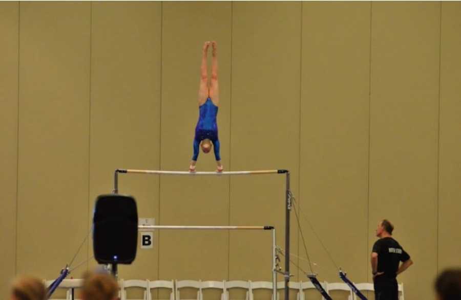 Gymnast with alopecia