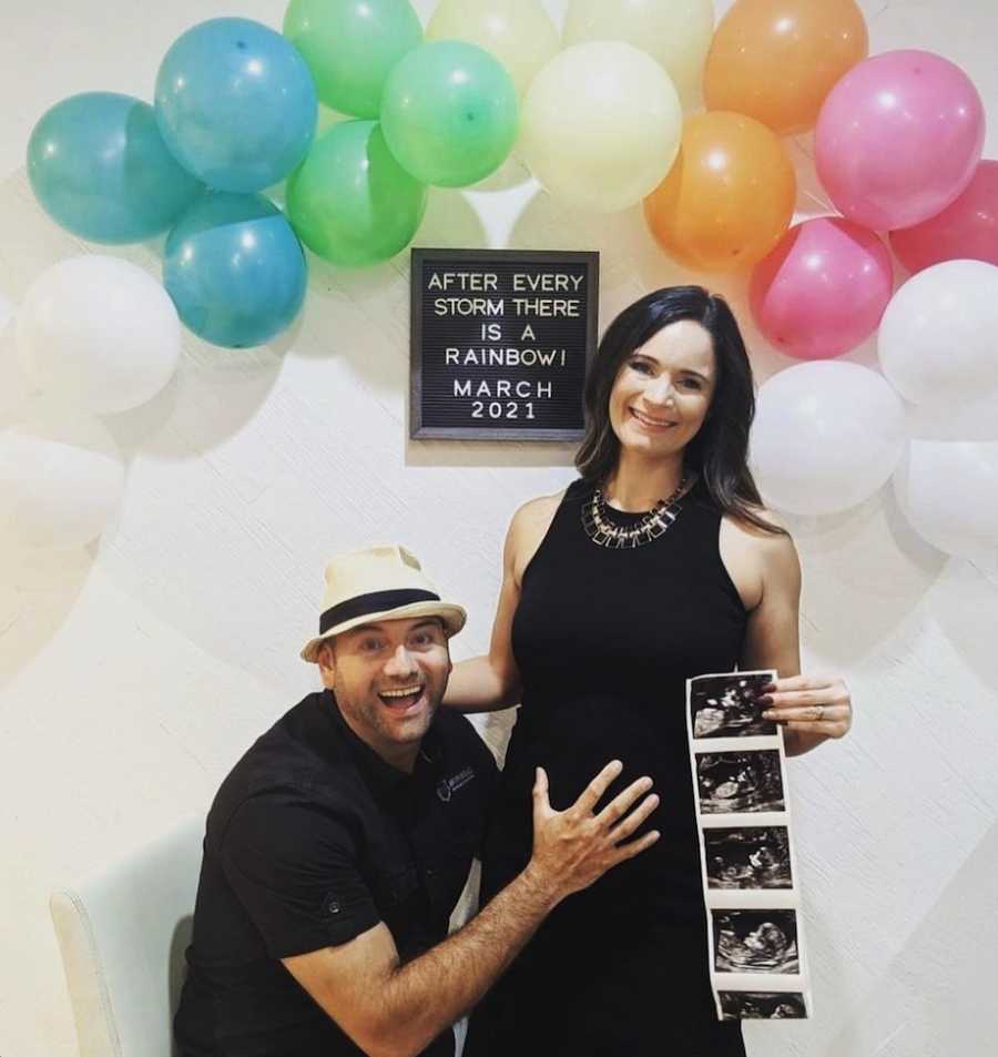 Couple announcing quadruplet pregnancy