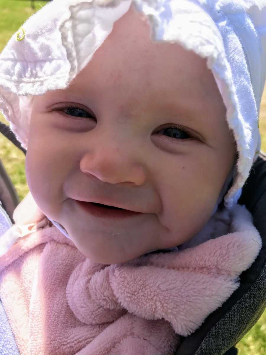 Mom snaps up close photo of her daughter while pushing her in her stroller