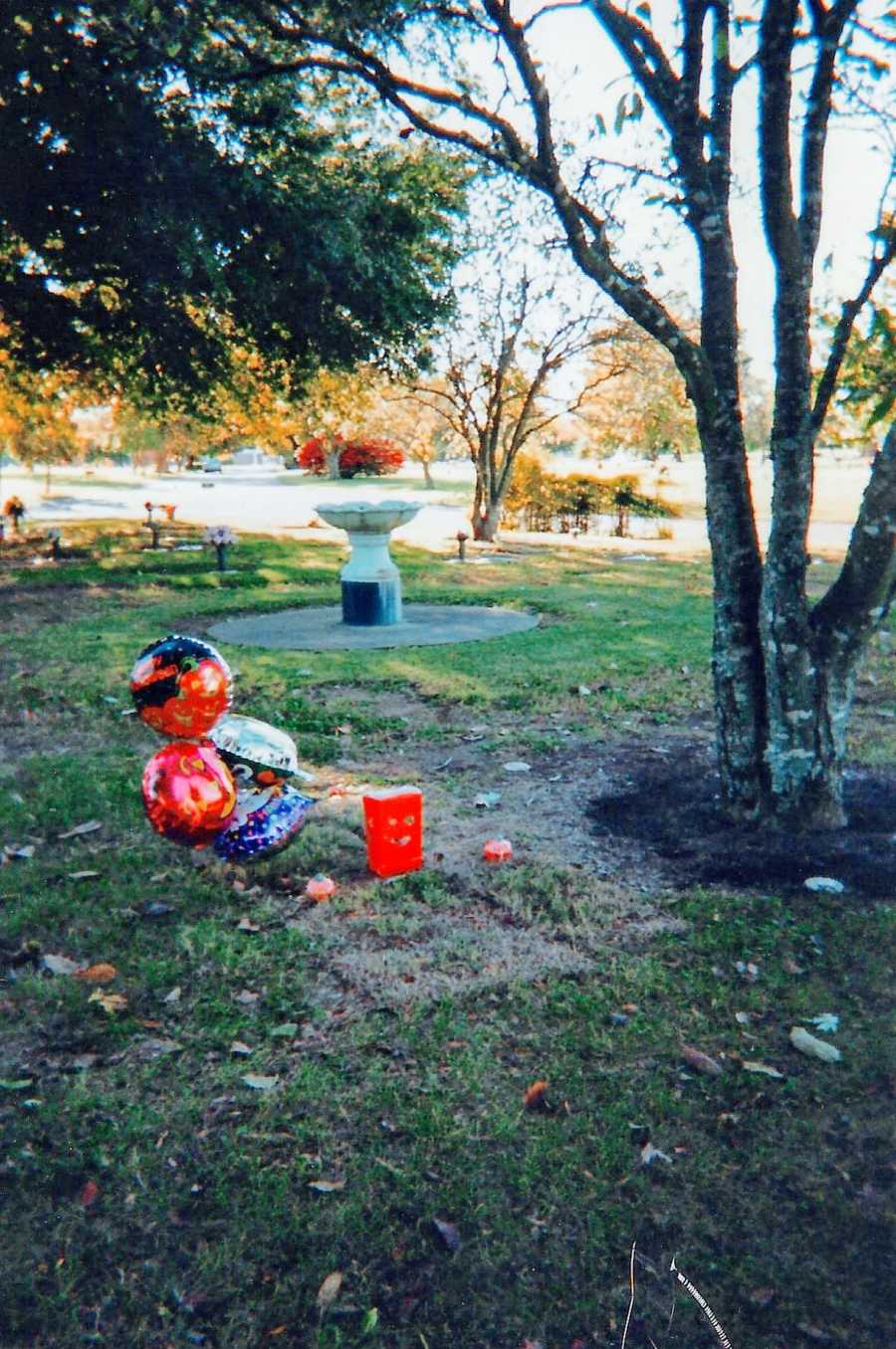 Mom takes photo of 5-month-old son's memorial after he died in a car accident