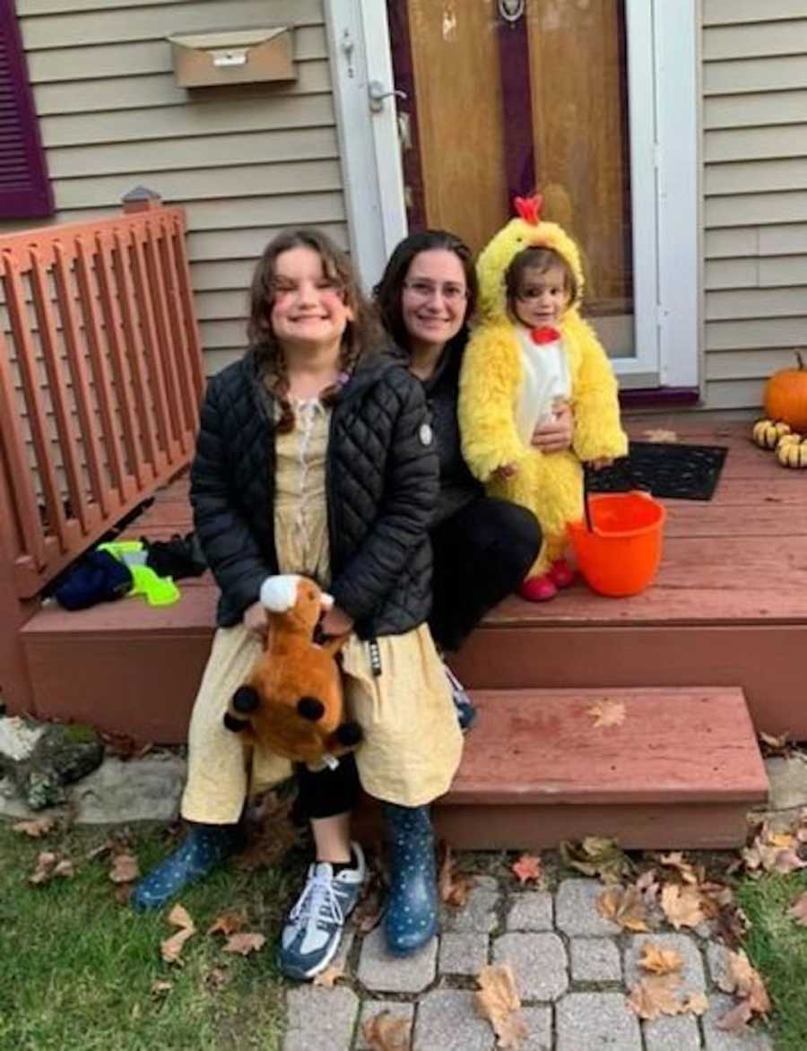 mom with two daughters