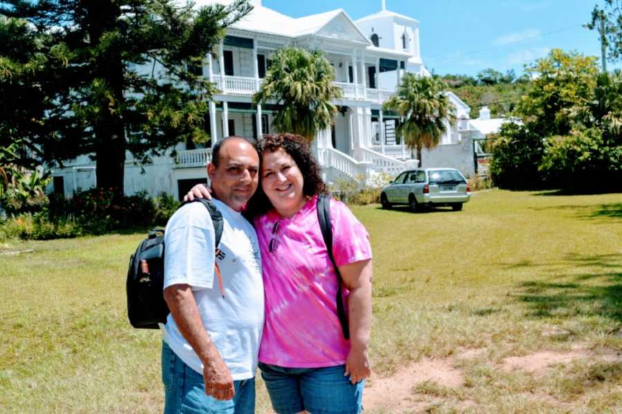 Couple that met on Facebook take backpacking photo together during vacation