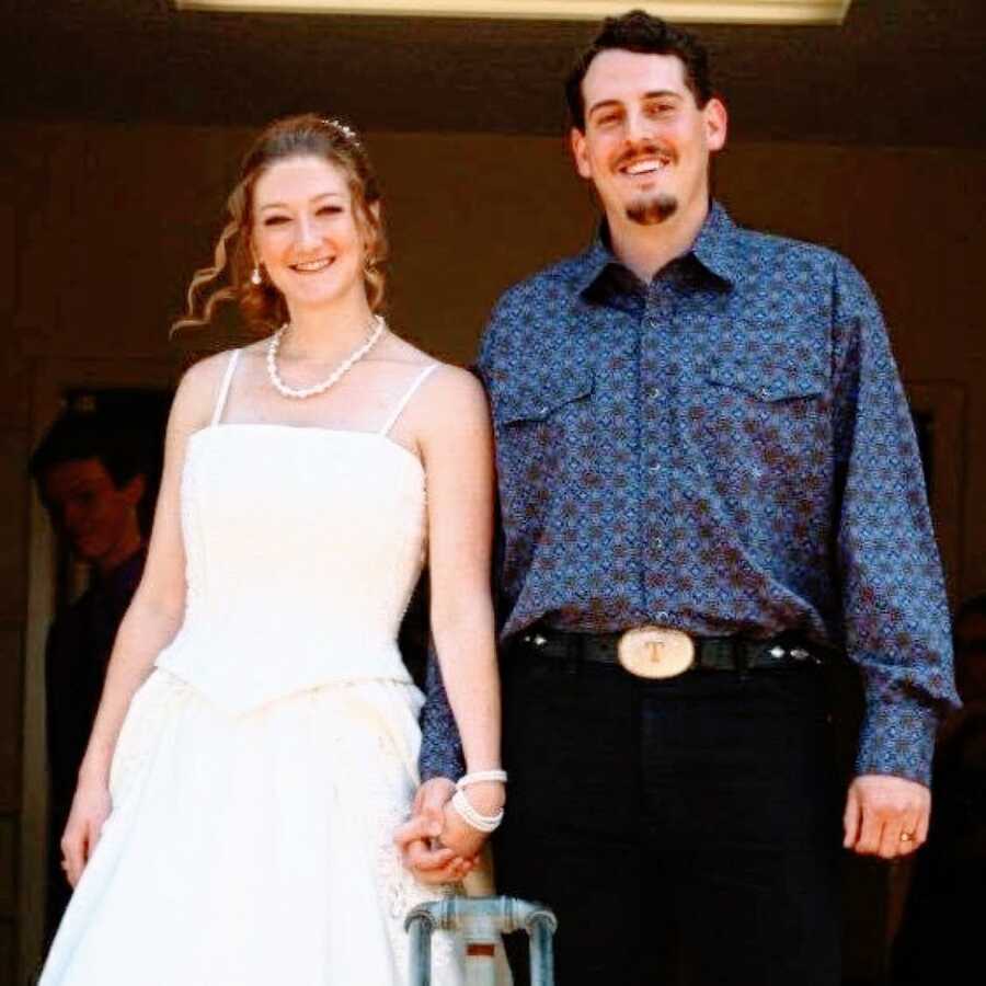 High school sweethearts get married in a simple and sweet ceremony