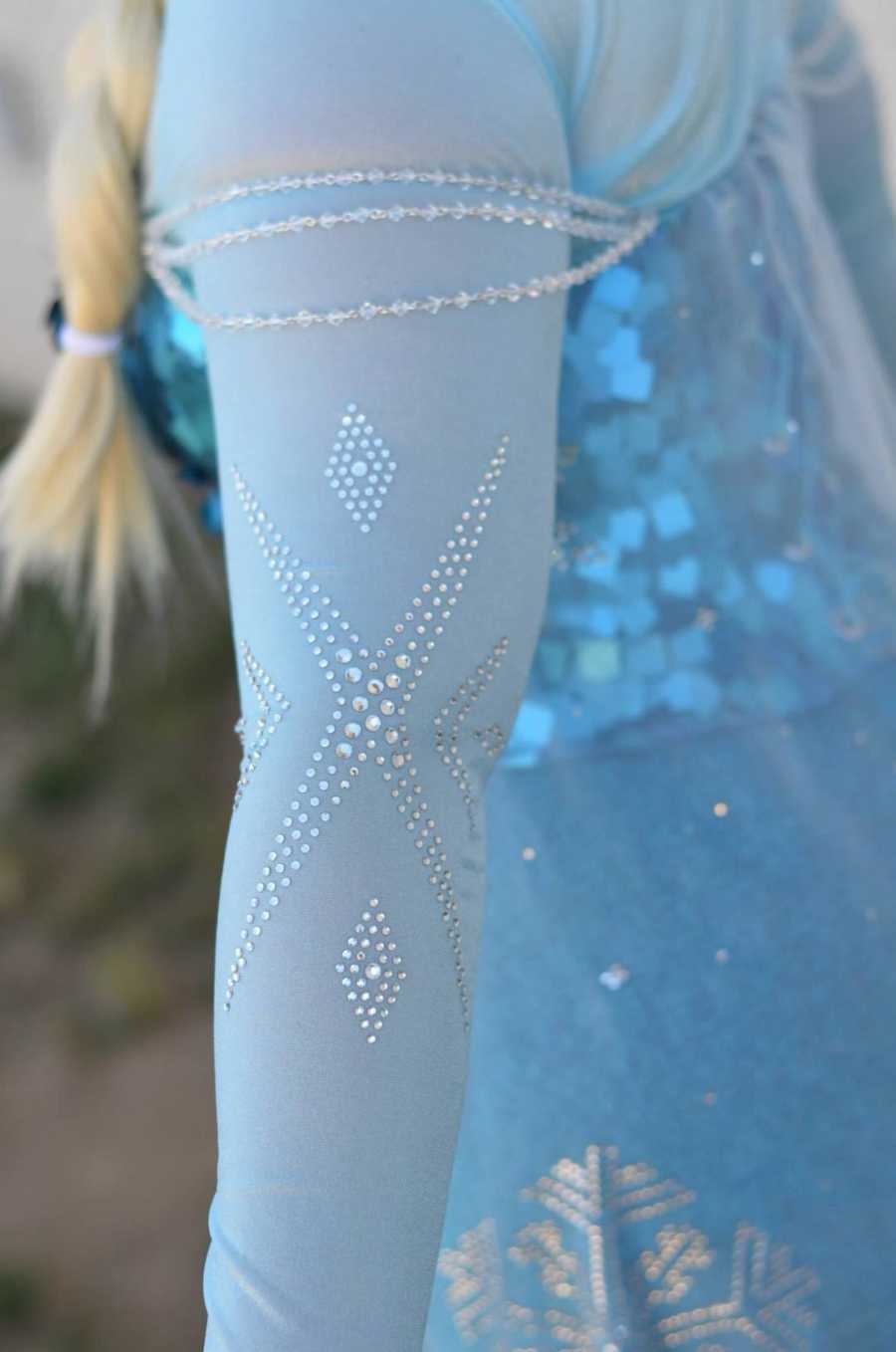 sleeve of Elsa dress