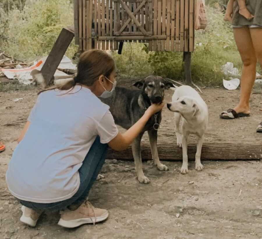 lady with dogs