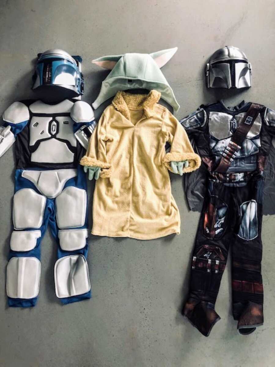 Mom of three sons takes a photo of their Star Wars Halloween costumes she purchased from Amazon