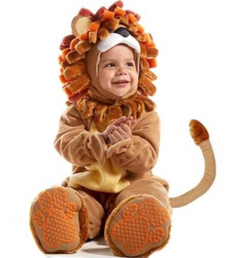 Baby lion costume for Halloween. 