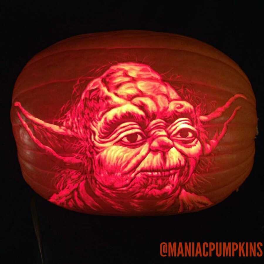 Amazing pumpkin carving of Yoda, created by Maniac Pumpkin Carvers. 