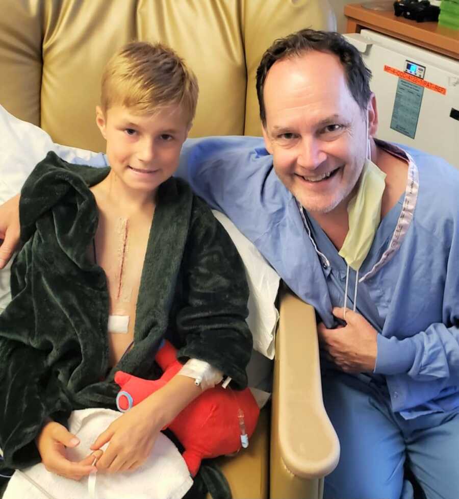 Bennett takes a picture with their amazing doctor. 