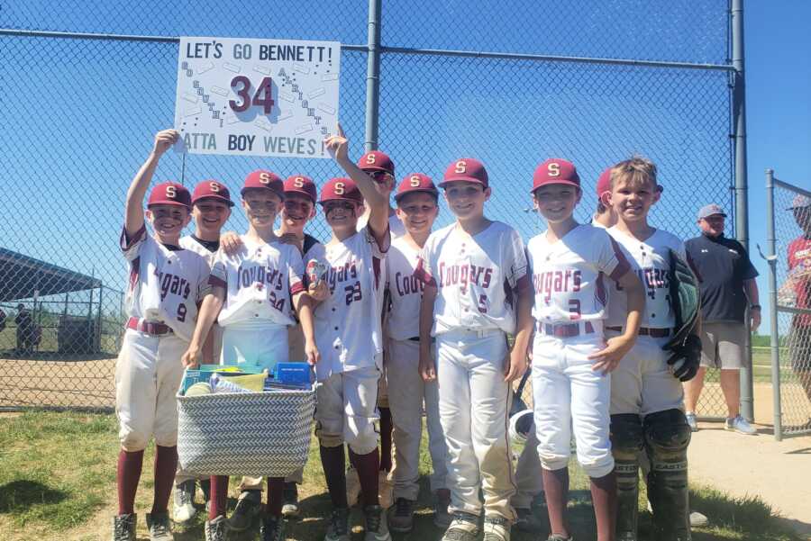 Bennett's baseball team providing their support and encouragement.