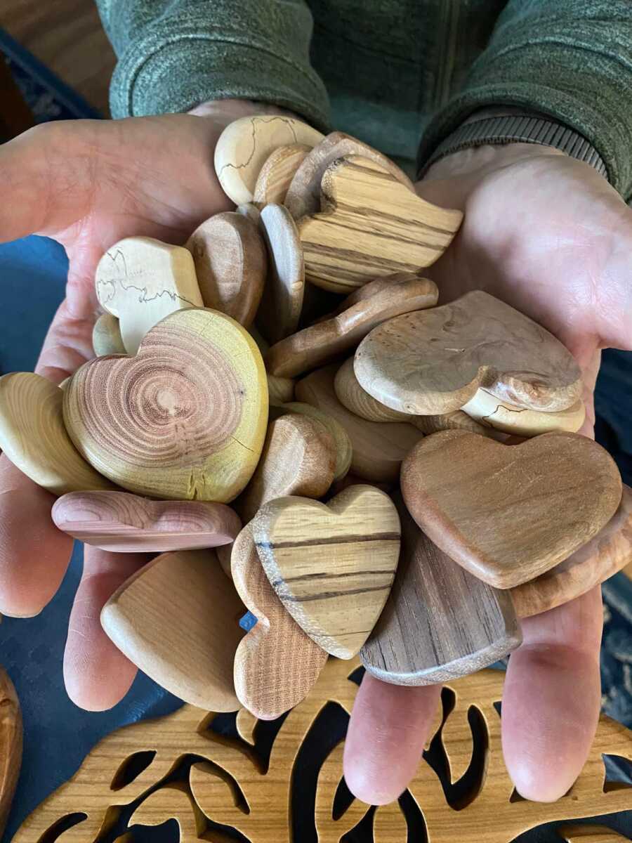 wood hearts that are made from all different types of wood