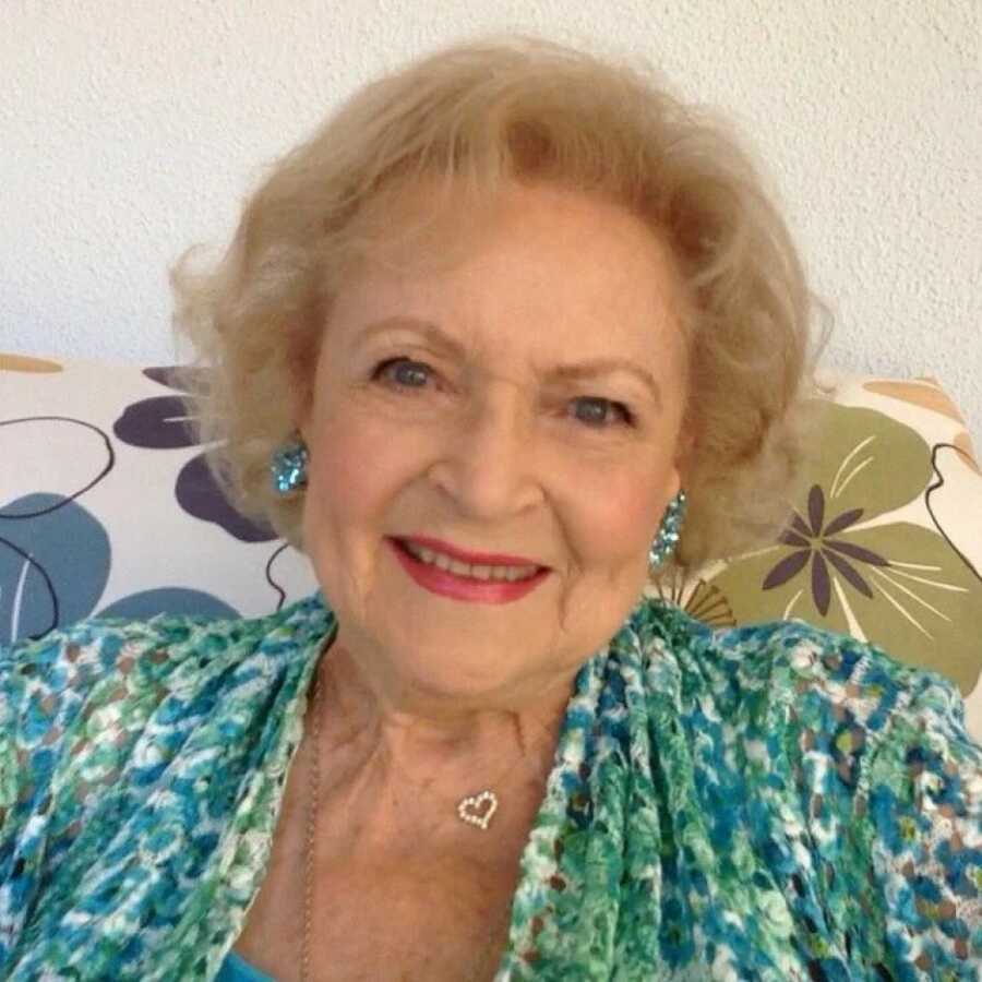 betty white taking a selfie