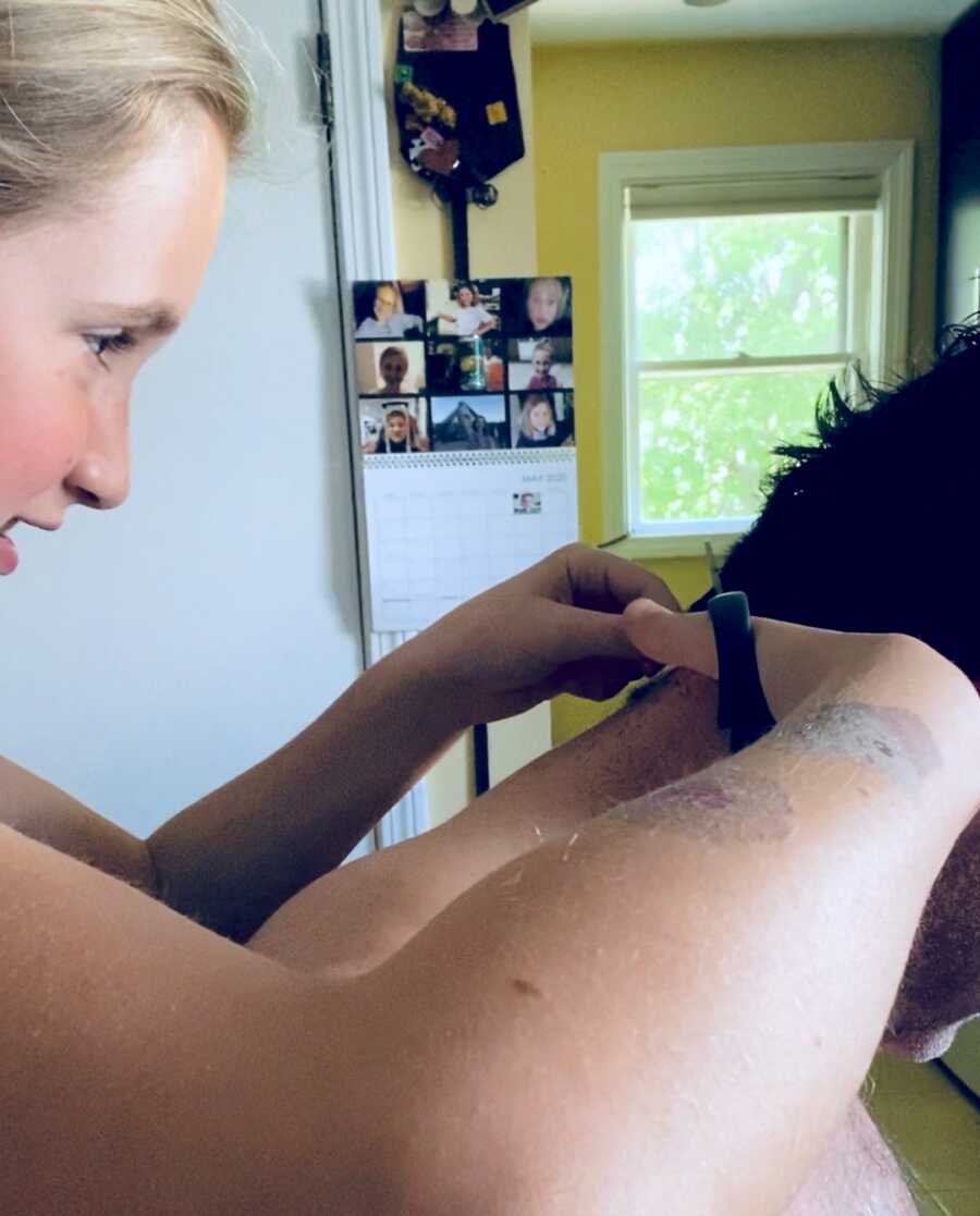 daughter cuts the rat tail off of her single father's hair