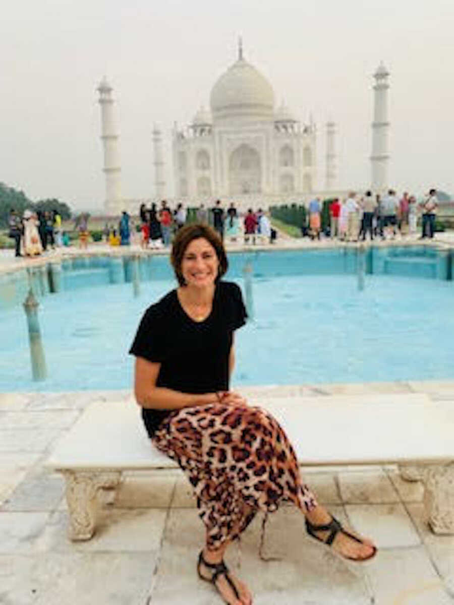 woman at Taj Mahal