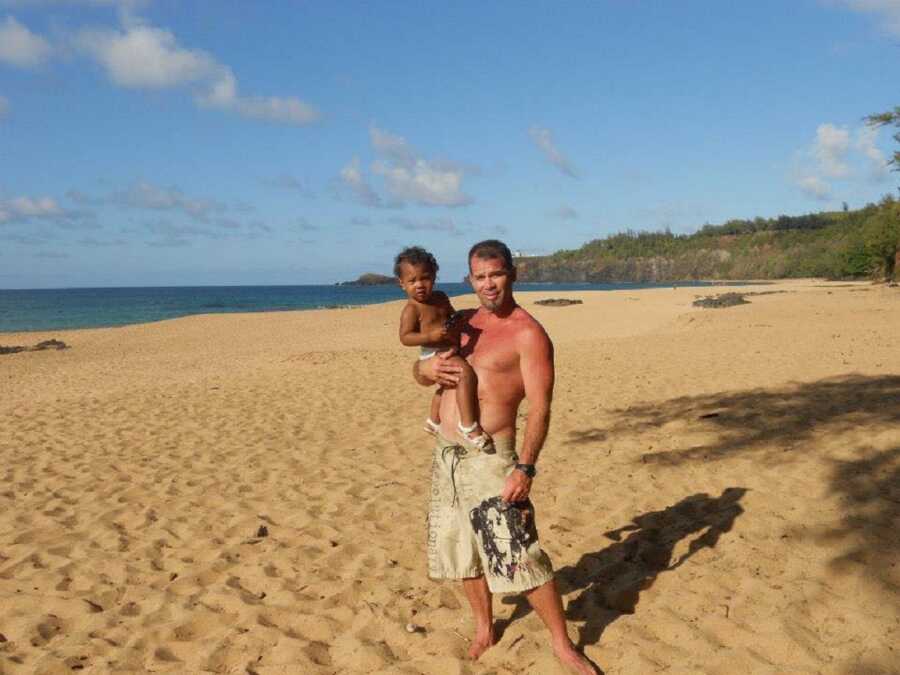 teen mom and baby visit grandpa in Hawaii
