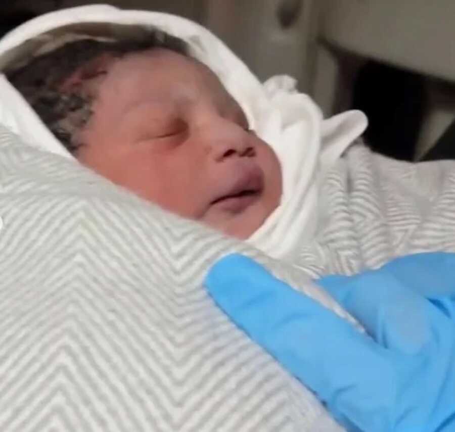 baby that was born on an 11 hour flight