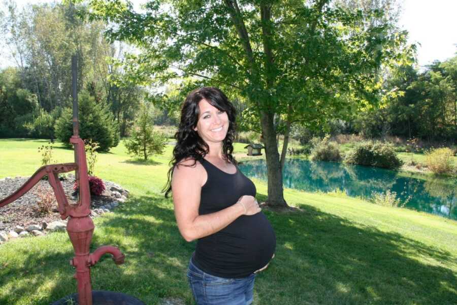 woman pregnant for the second time