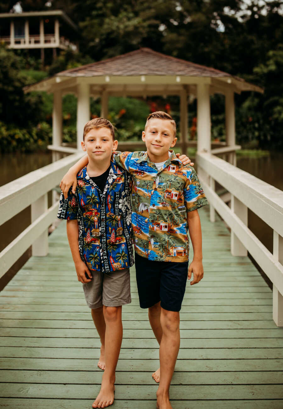 best friends in matching shirts