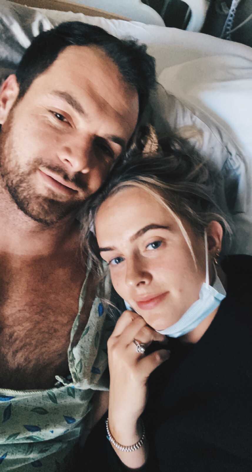 husband and wife in the hospital after recovery 