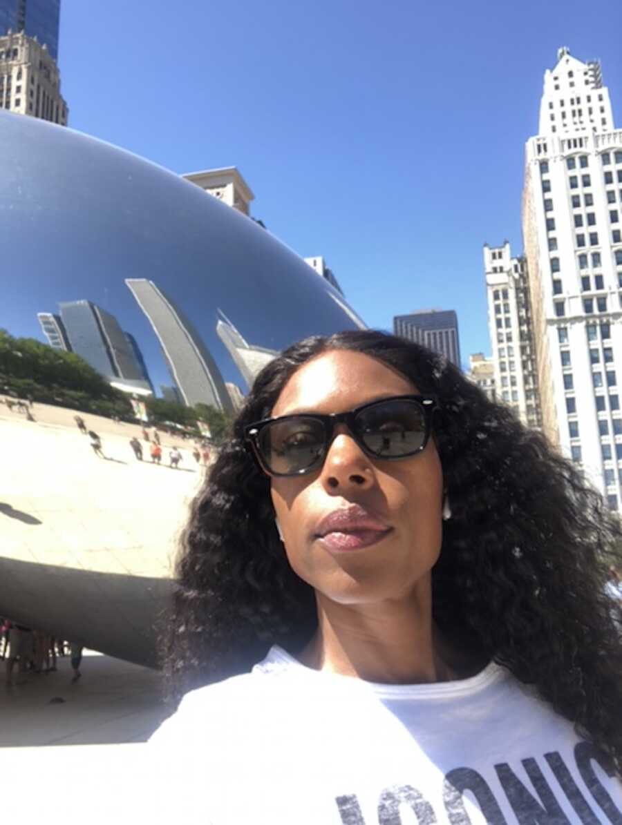 woman taking selfie in Chicago