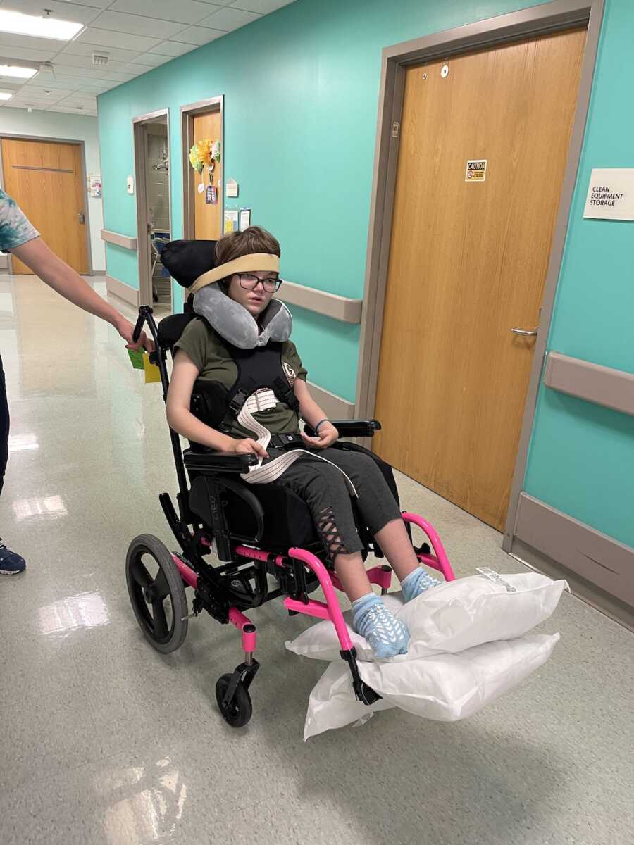 girl in wheelchair at doctors 