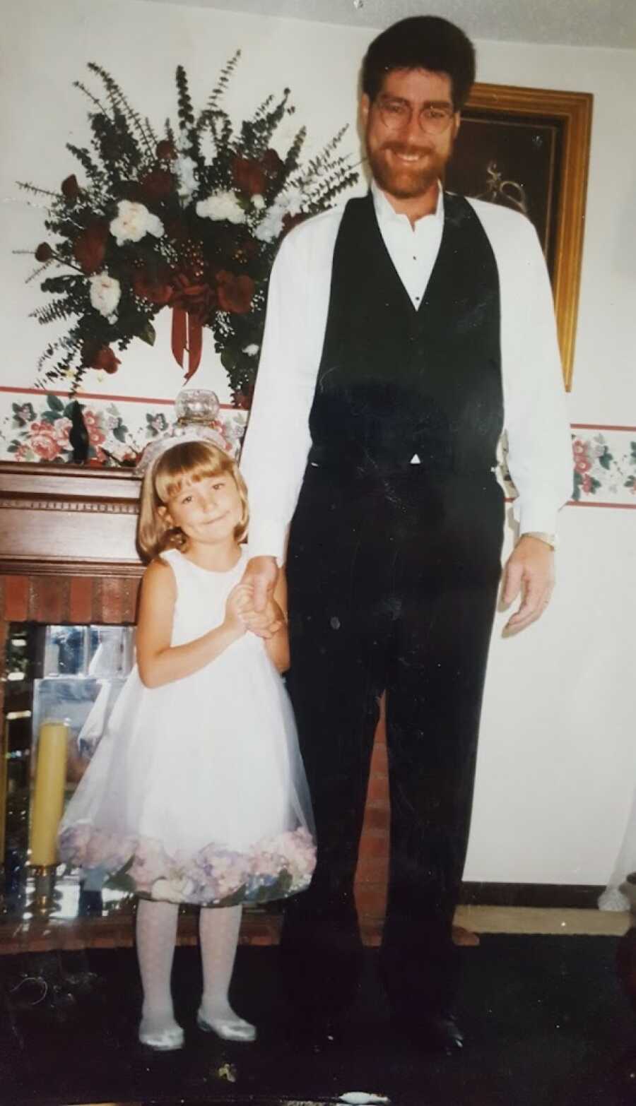 dad with his daughter before a wedding