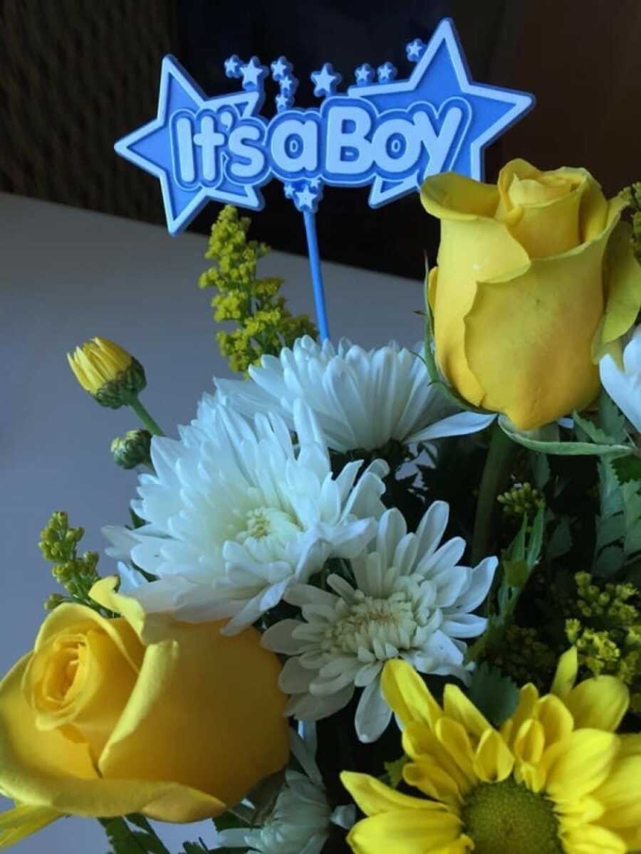 mom receiving flowers for birth